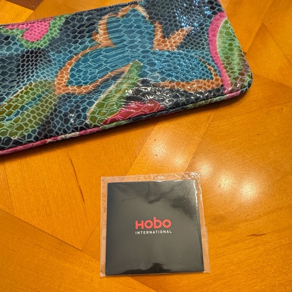 NWT $98 Hobo International Wristlet, Clutch, Zoe Tropical - Picture 8 of 8